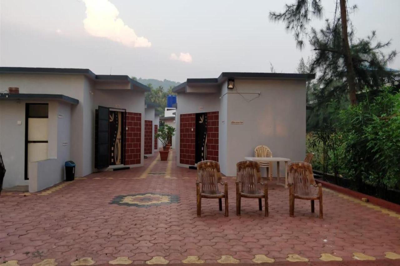 Suma Beach Resort Dāpoli Eksteriør billede